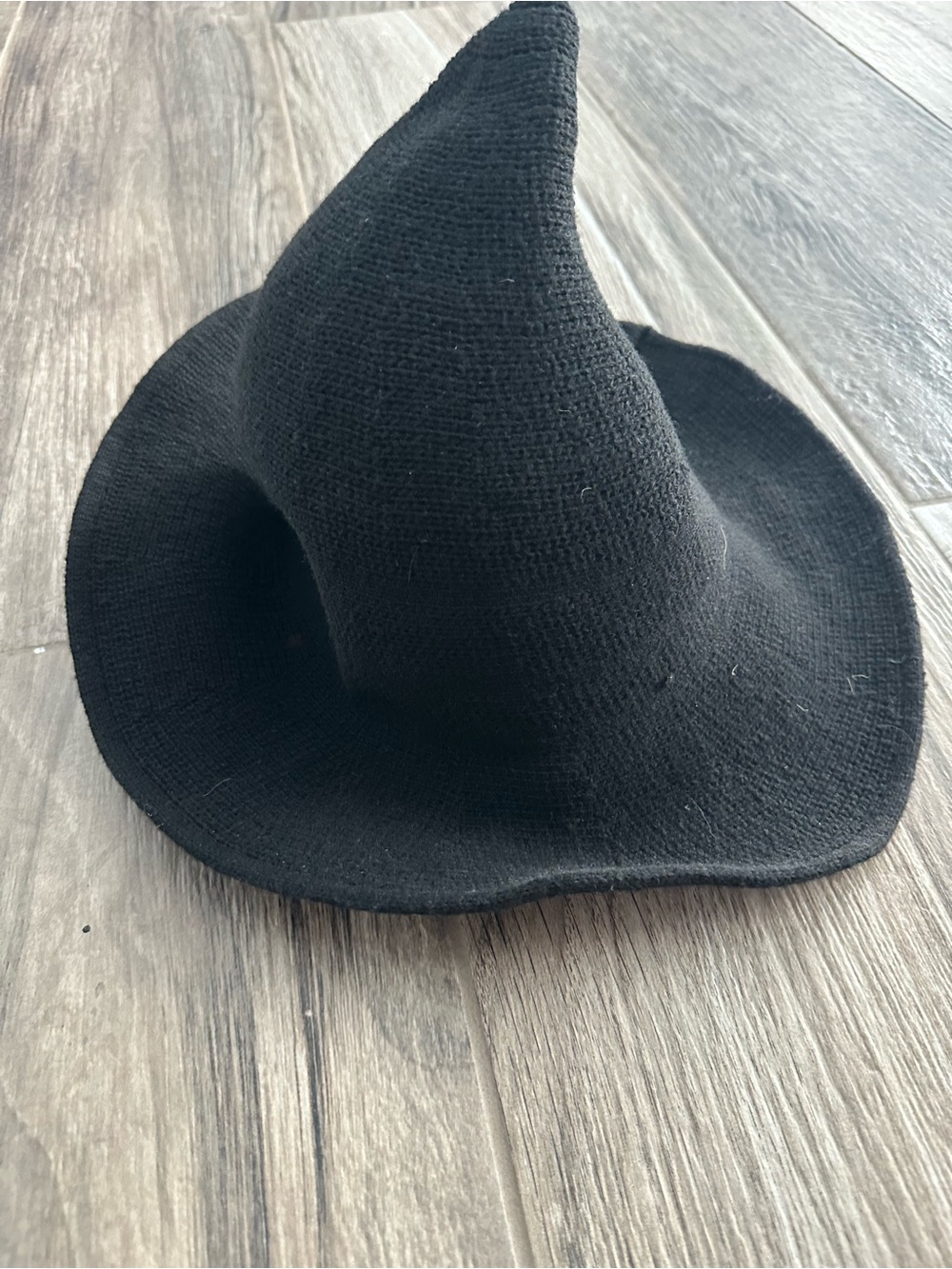 Women's Black Knit Pointed Witch Hat